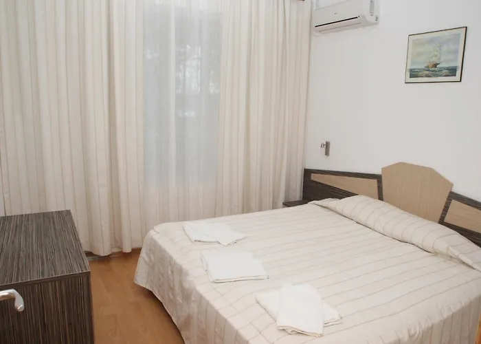 Coop - 2* Китен